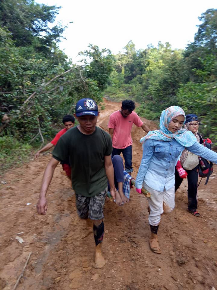  dokter berhijab Amalia Usmaianti