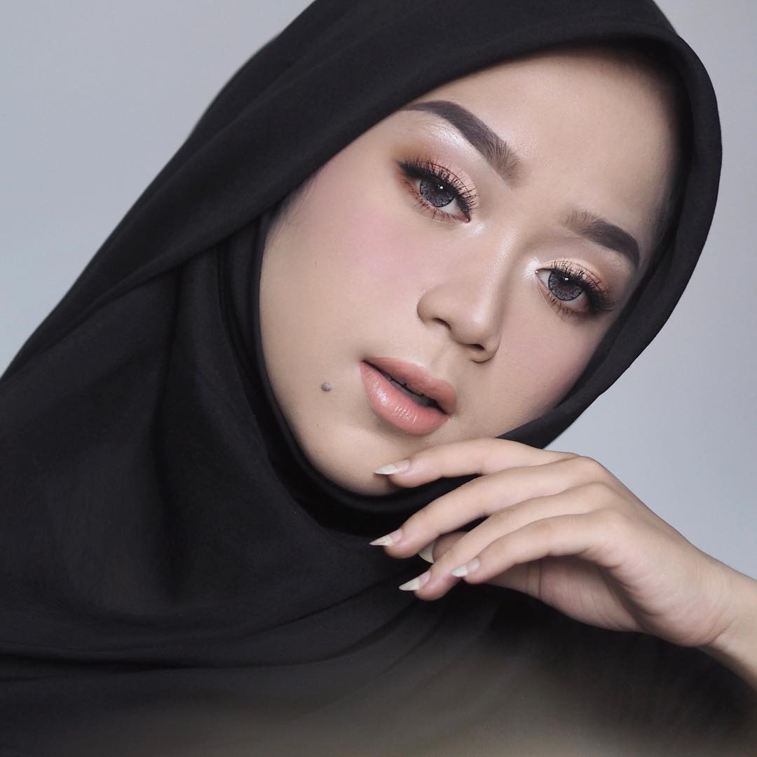 Pilihan Makeup Natural Untuk Berbagai Warna Kulit Hijaber Dreamcoid