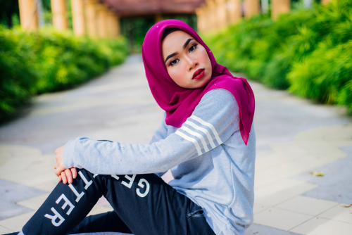 4 Warna Hijab yang Bikin Wajah Kusam Dream co id