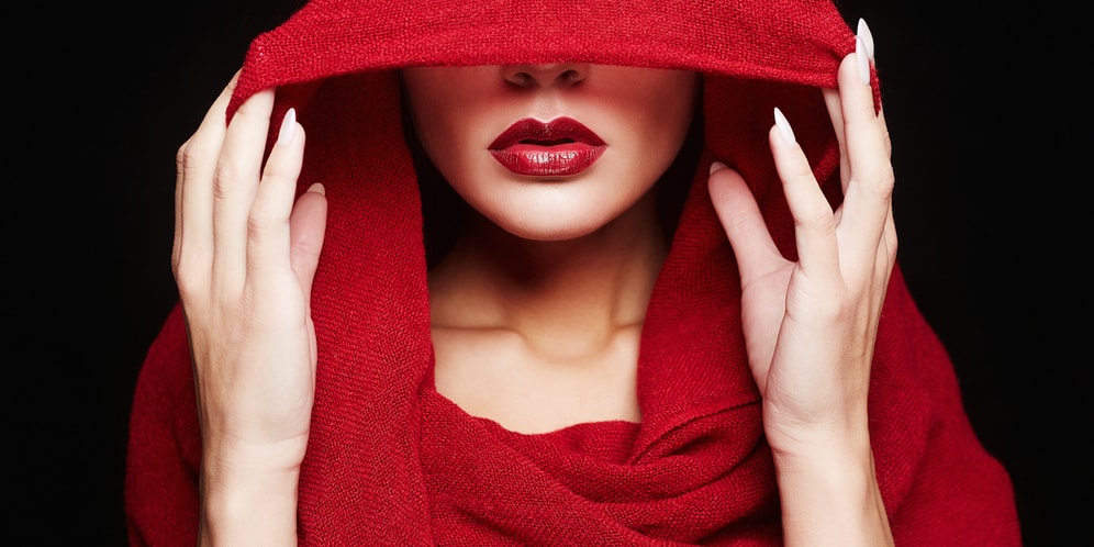 21 Cara Memerahkan Bibir secara Alami dan Cepat