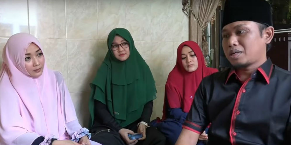 Viral Anggota DPR, Lora Fadil Boyong Tiga Istri ke Parlemen