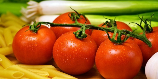 3.	Manfaat Tomat: Melancarkan Pencernaan