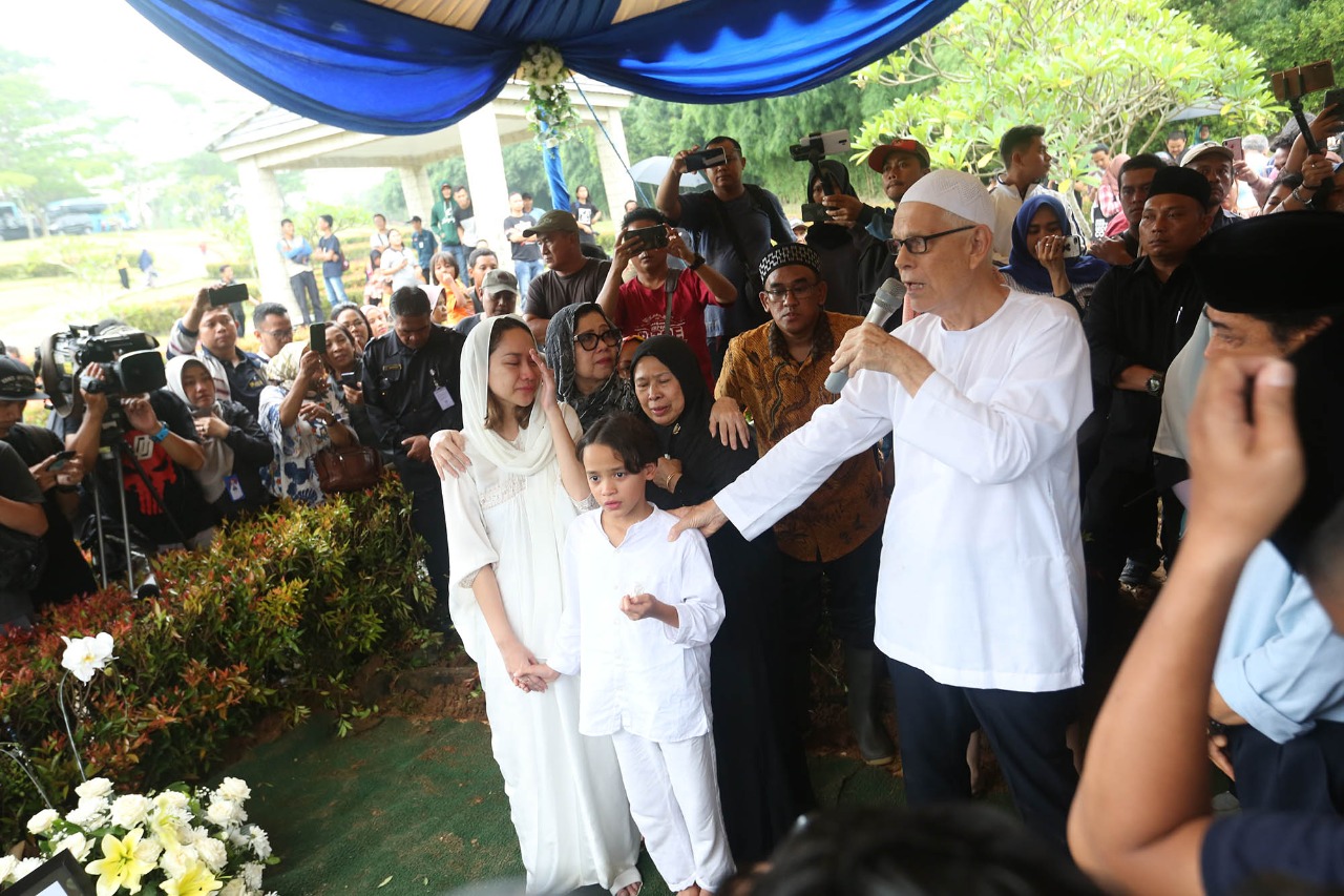  Pesan Cinta Ayah Ashraf Sinclair Bikin BCL Menangis