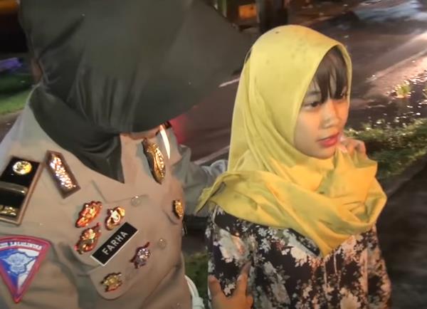 Gadis Keciduk Polisi Dipuji Polwan Mengaku Pakai Jilbab Gaya Limited Edition