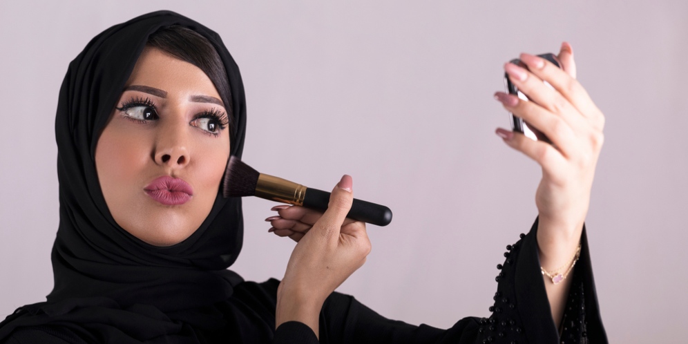 Trik Mengeringkan Kuas Makeup Agar Tidak Mudah Rusak