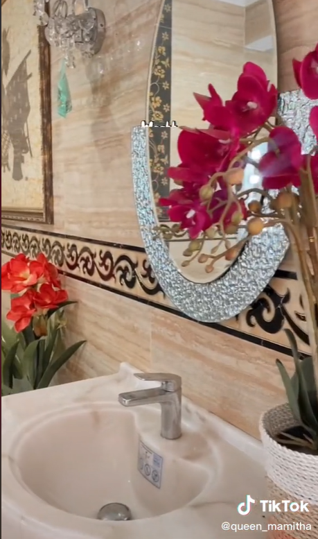 Viral Toilet Umum Mewah Di Pom Bensin Bernuansa Emas Bak Hotel Bintang