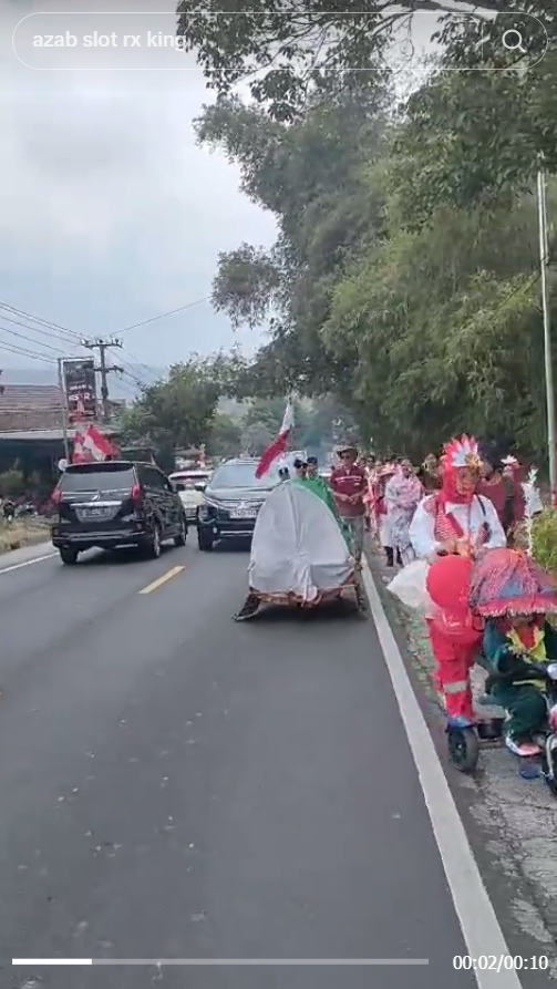 Appearance of Racing Coffin in August 17 Parade, Writing on the Shroud Distracts Focus