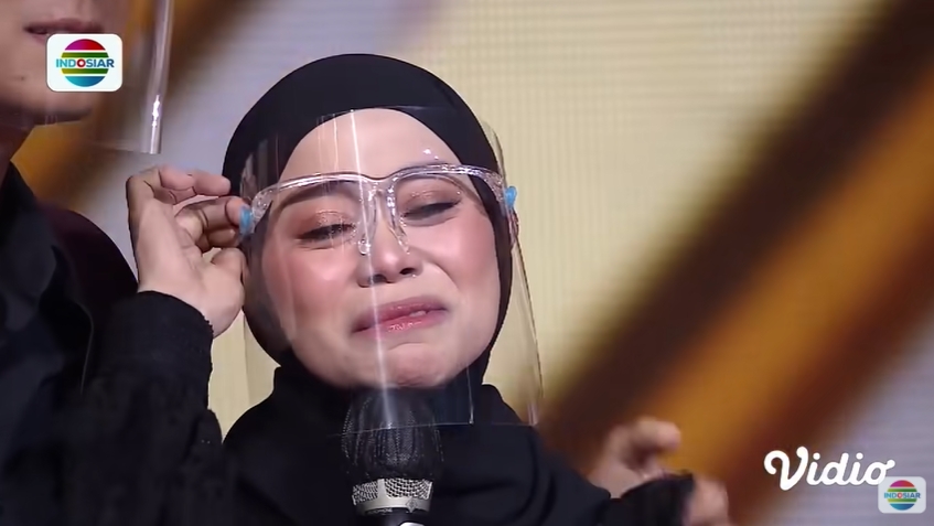 Dalam tayangan acara ulang tahun Indosiar tanggal 11 Januari 2022, Lesti yang trenyuh menangis saat mendoakan agar Tukul lekas diberi kesembuhan.