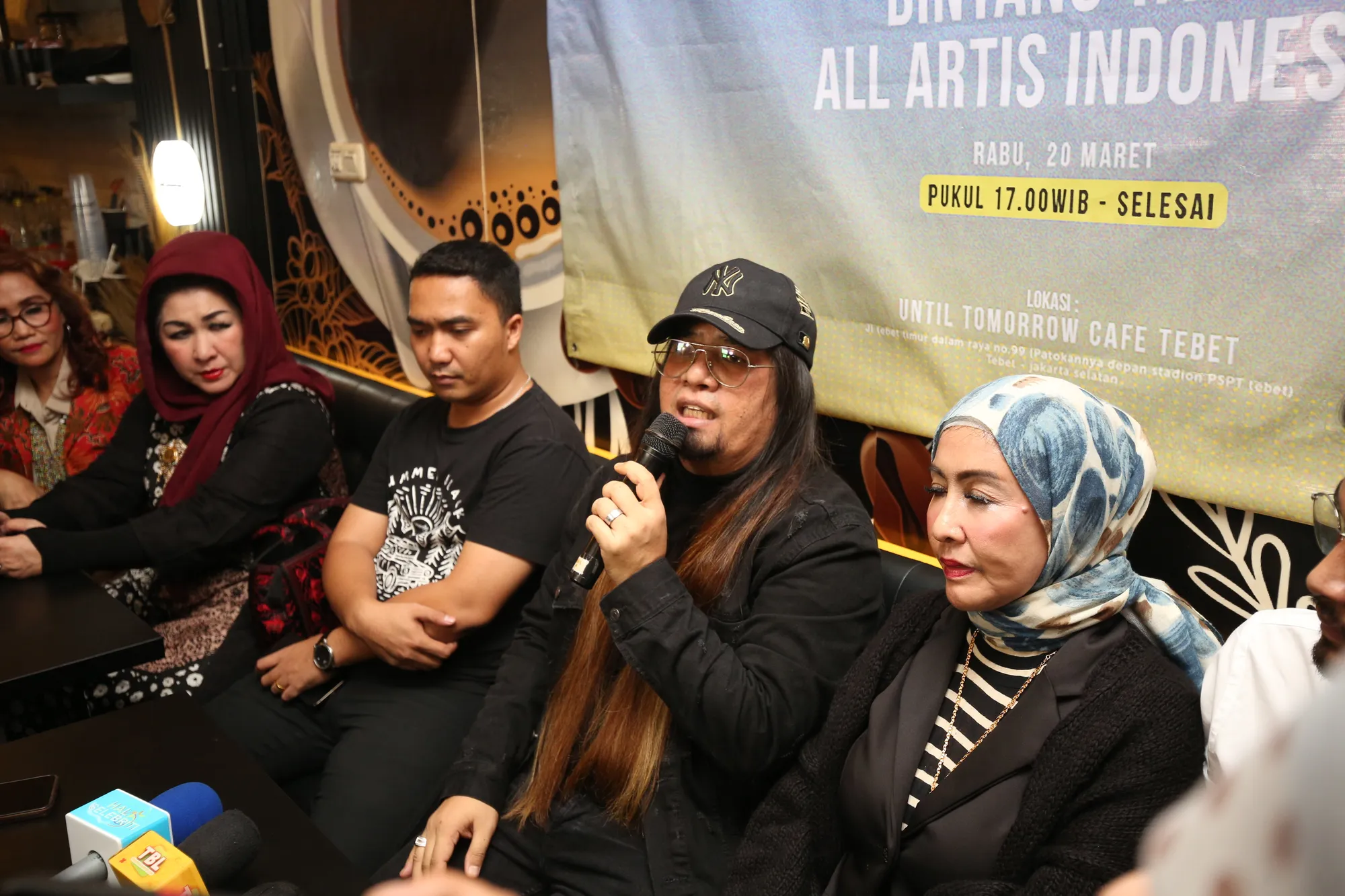 Resmikan Kantor Hukum Pribadinya