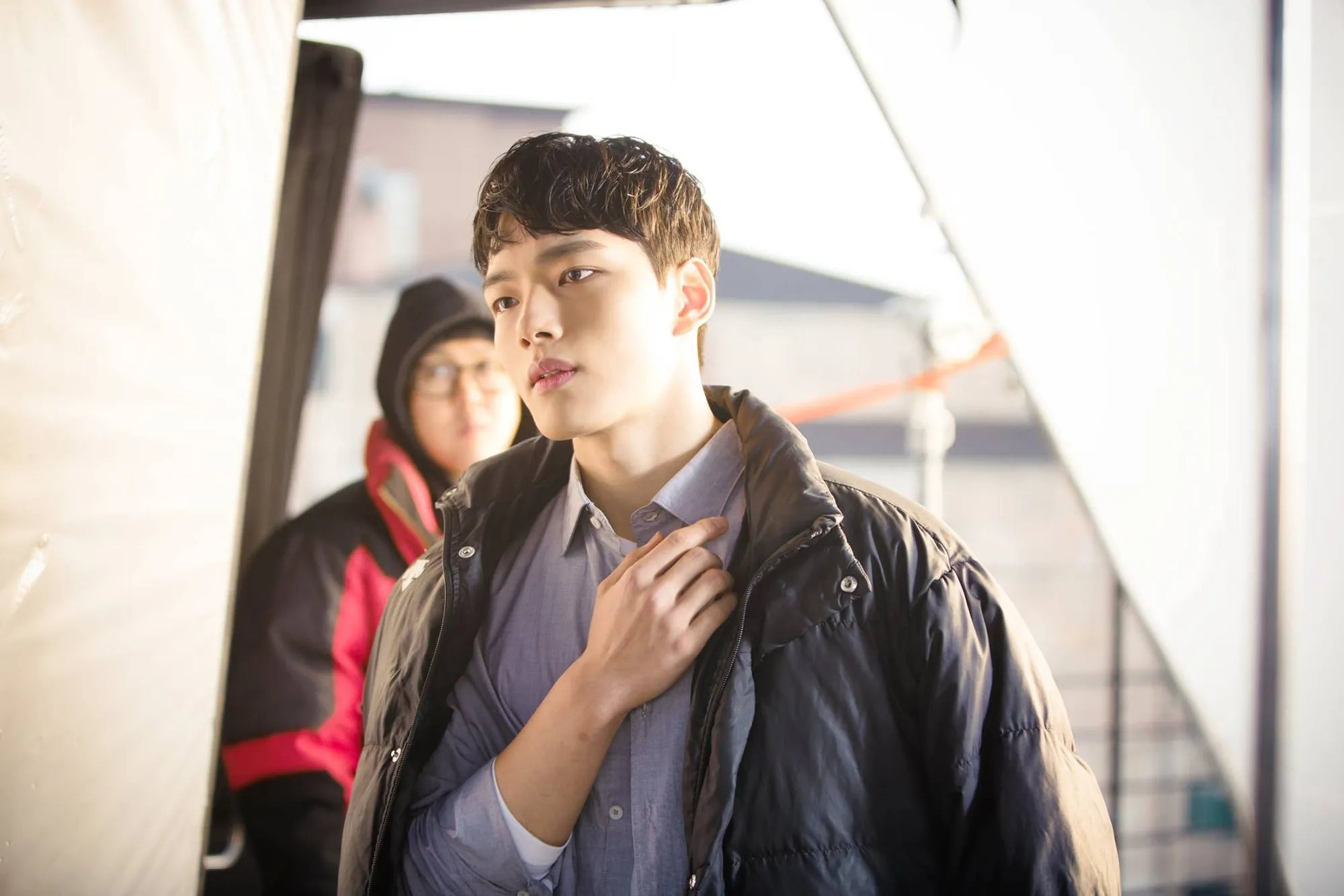 CIRCLE: TWO WORLDS CONNECTED (2017)