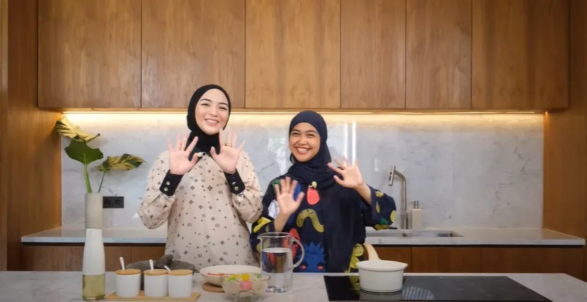 Potret Penampilan Ria Ricis Ngonten Bareng Citra Kirana