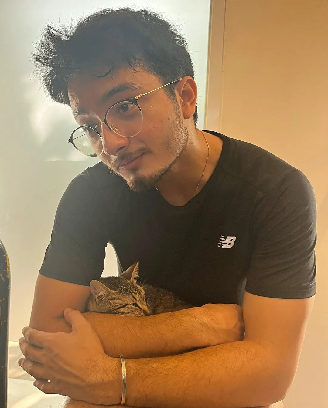 Diberi Peralatan Ibadah Oleh Seorang Ustadz