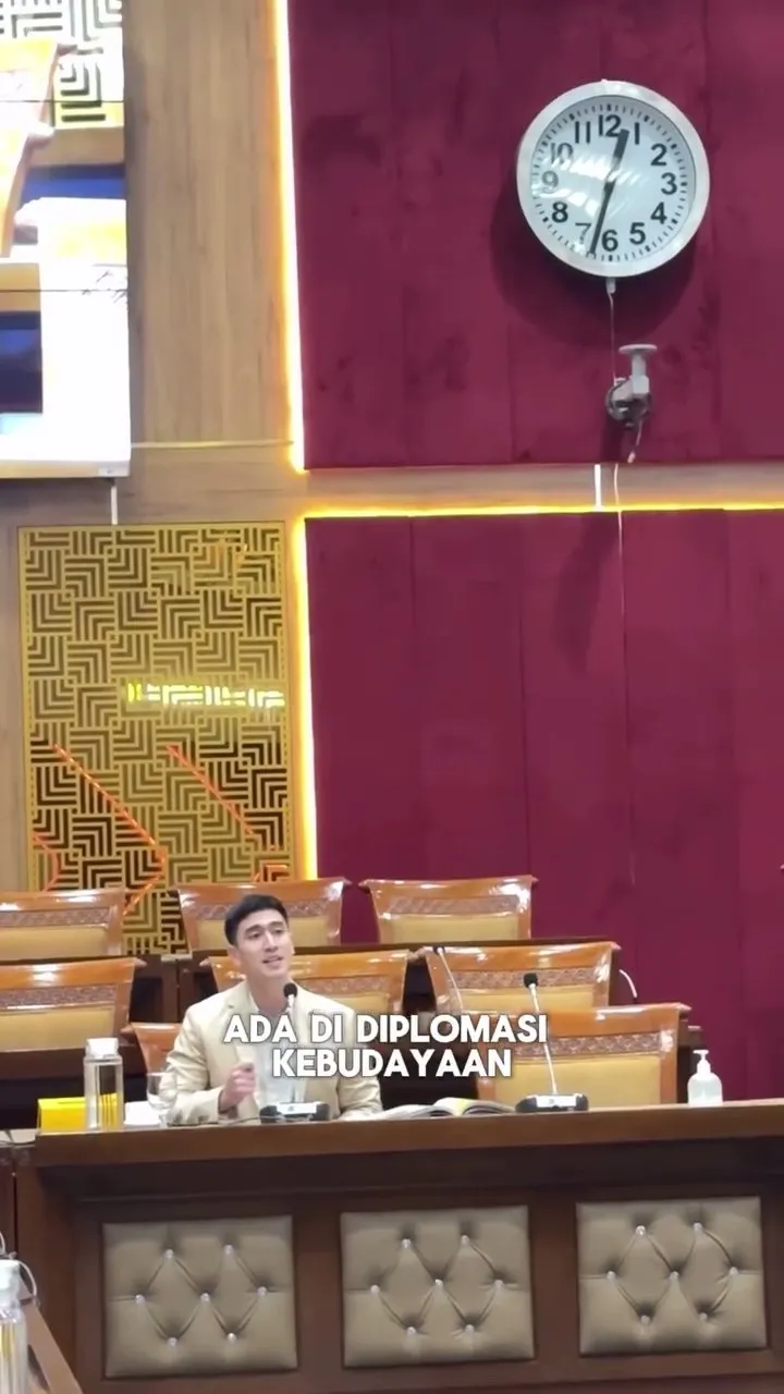 Publik Speaking Banjir Pujian