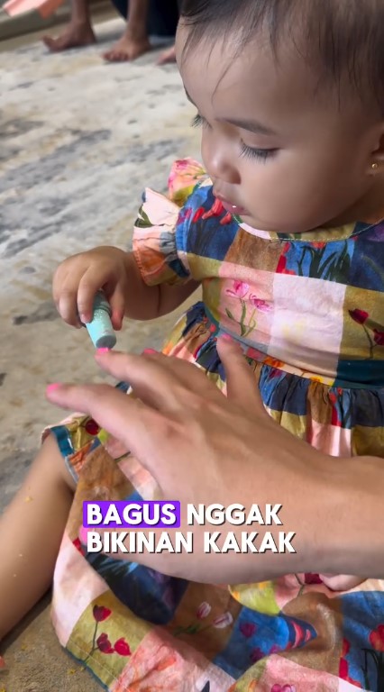 Azura sang Adik Ikut-Ikutan