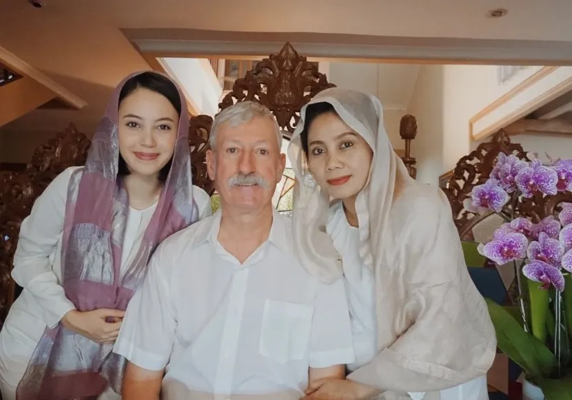 Keluarga Anggika Bolsterli