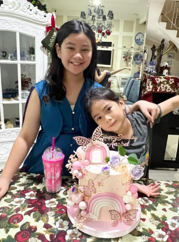 Merayakan Bersama Adik