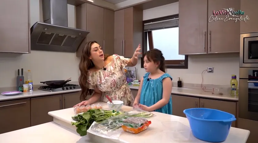 Kitchen Set Warna Kayu