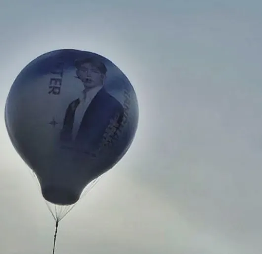 Banner Zhang Hao ZB1 di Mana-Mana