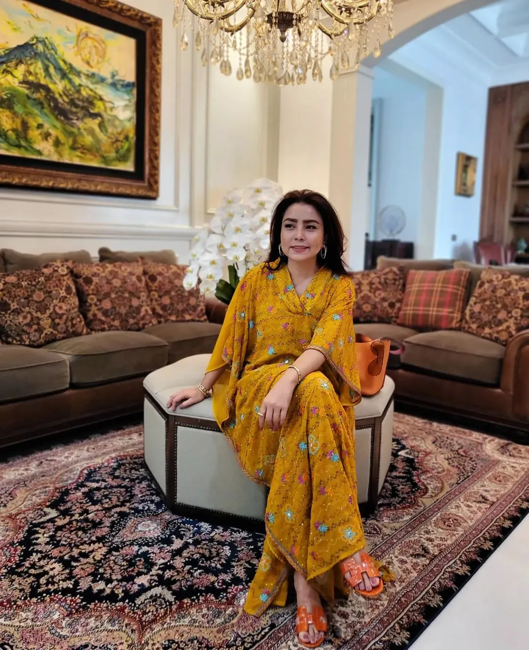 Profil Singkat Mayangsari