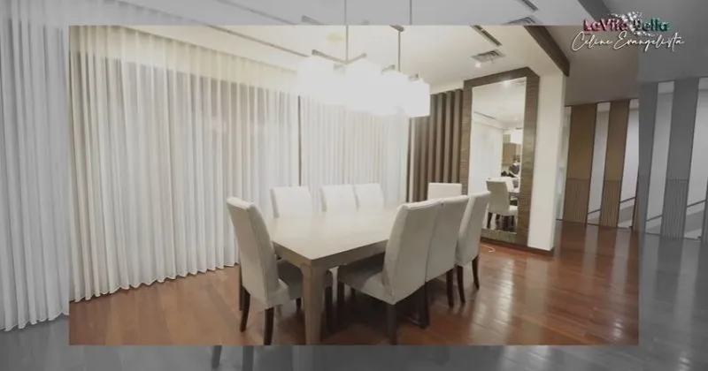 Meja Makan yang Modern