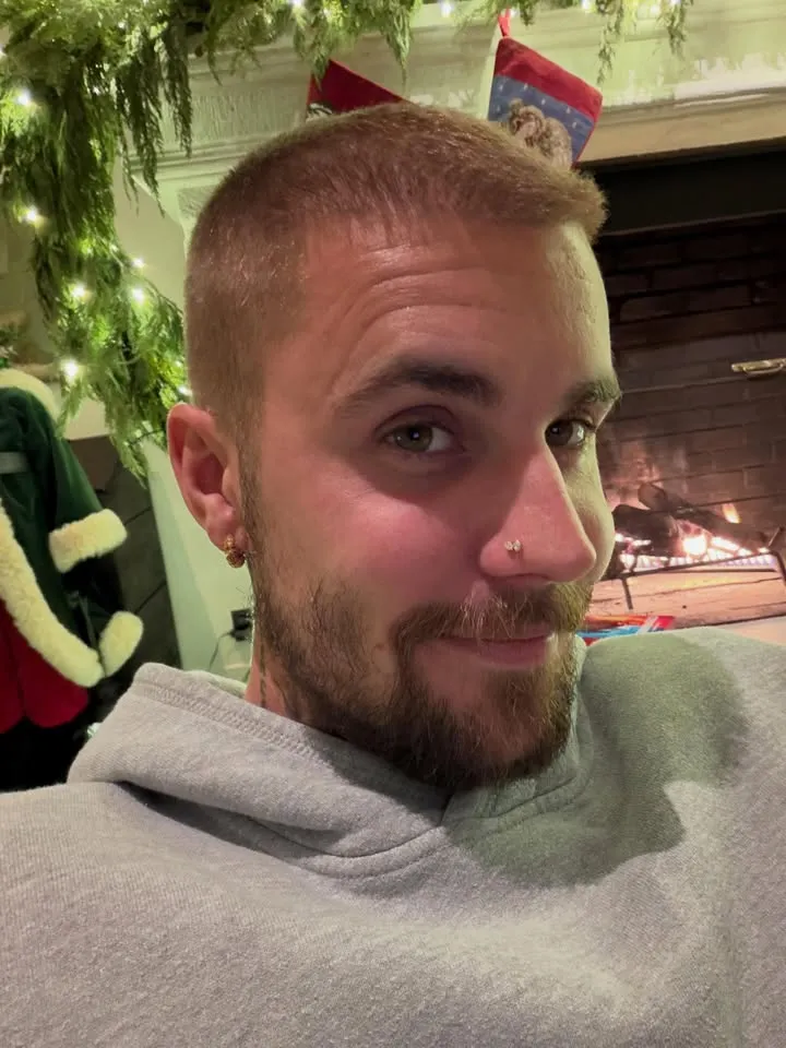 Kejujuran Emosi di Balik Kesederhanaan