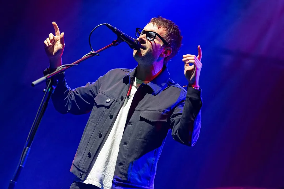 Makna Lagu Fake Plastic Trees - Howie Day