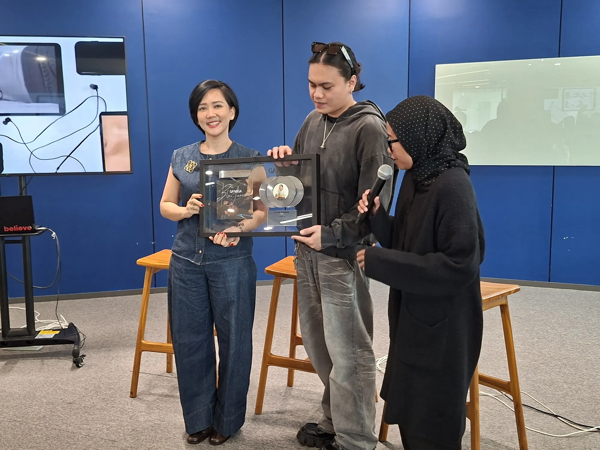 Rendy Pandugo Jadi Produser