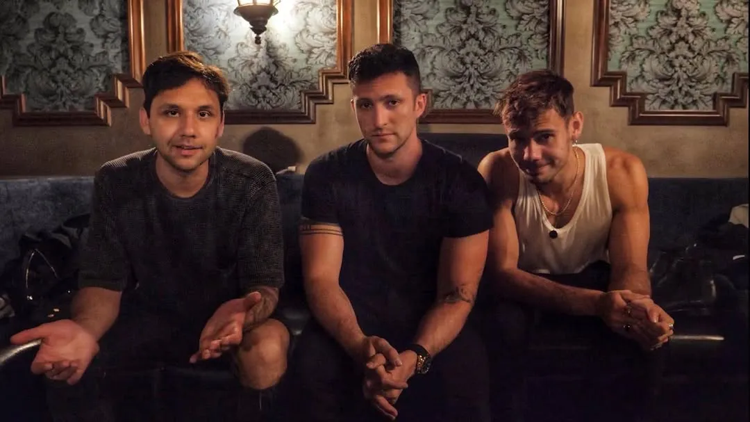 Lirik Lagu Make You Mine - PUBLIC