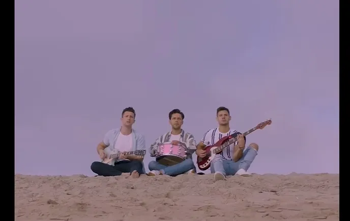 Tak Ingin Jauh dari Seseorang