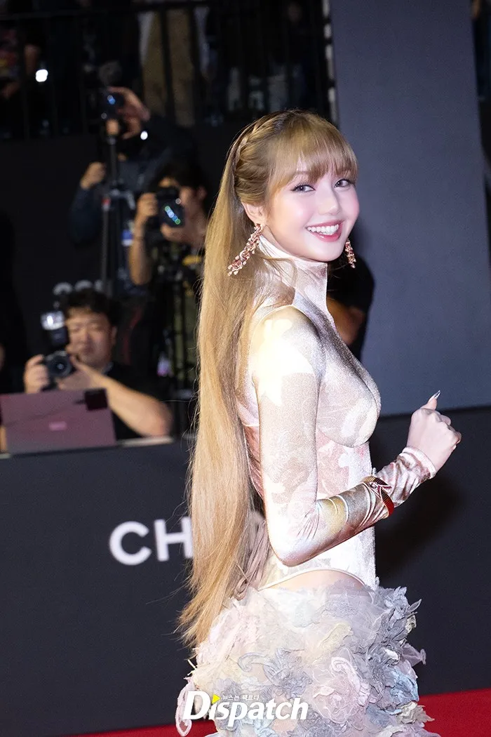 Makeup dan Gaya Rambut