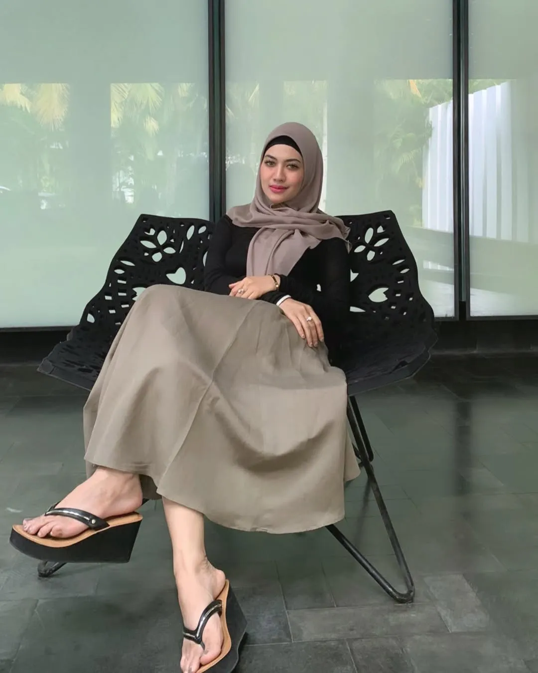 Awal Karier dan Kiprah di Dunia Hiburan