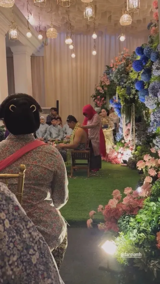 Puteri Modiyanti di Siraman Darma Mangkuluhur