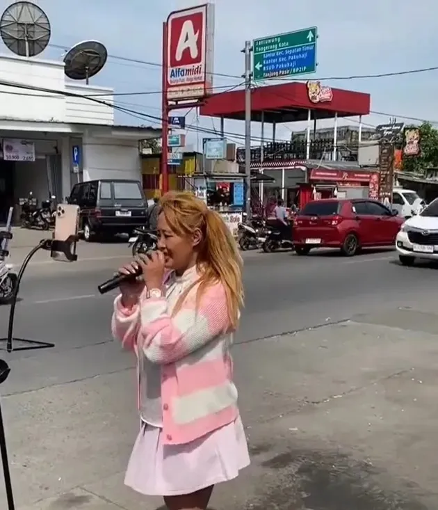 Aksi Viral Pinkan Mambo