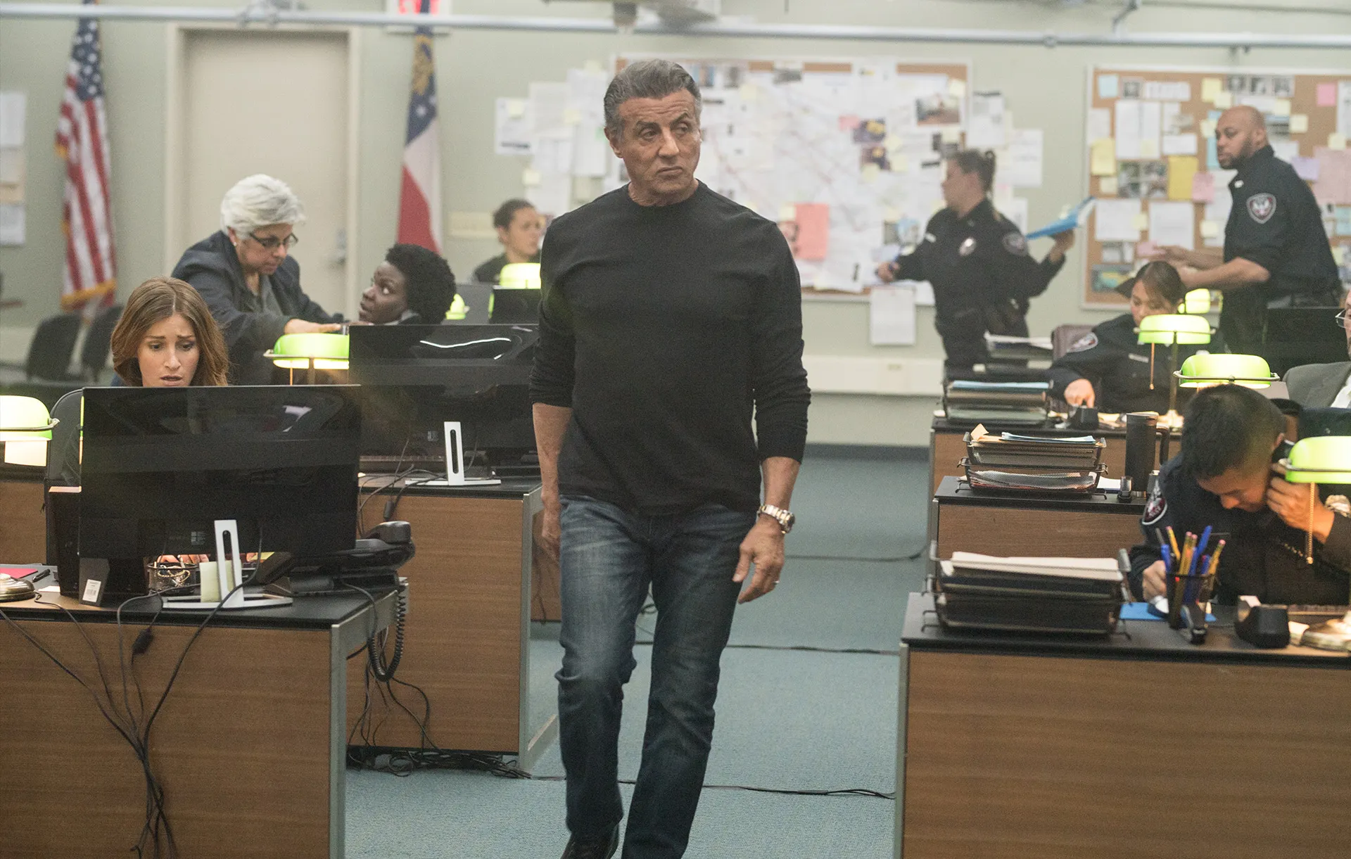 Misteri Perampokan Bank 20 Juta Dolar di Sinopsis Film BACKTRACE