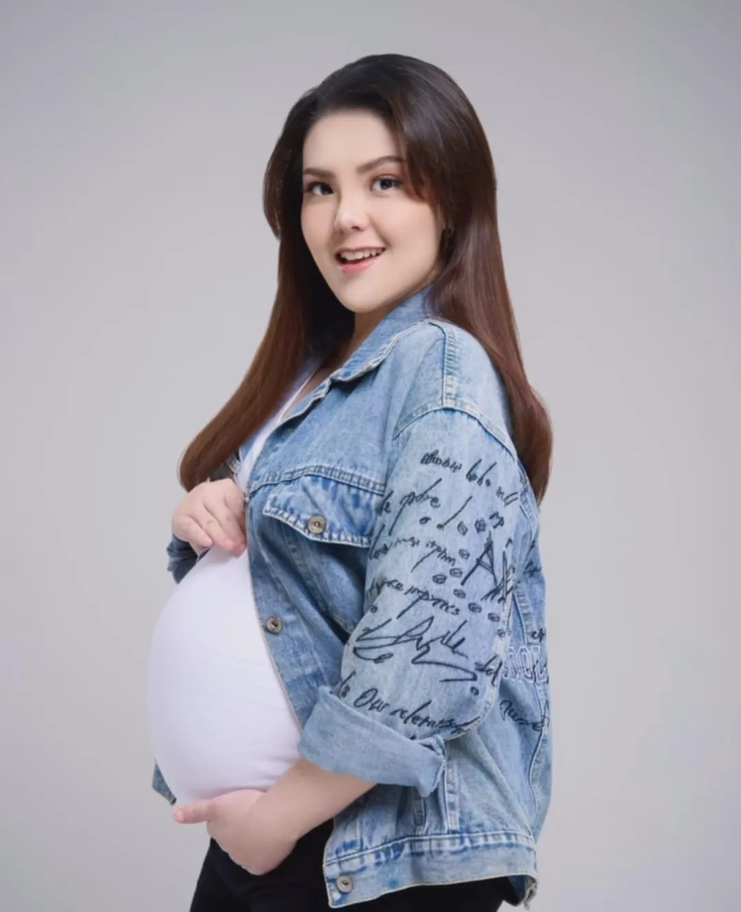 Tina Toon Tidak Menutup Diri