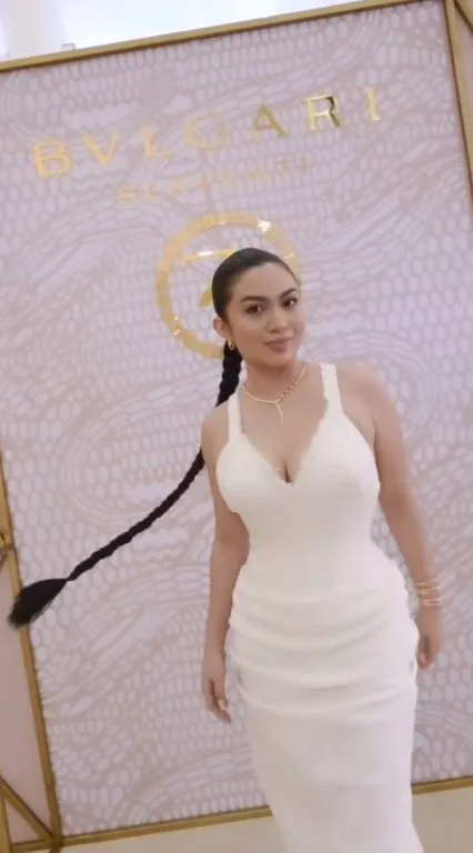 Potret Pesona Ariel Tatum