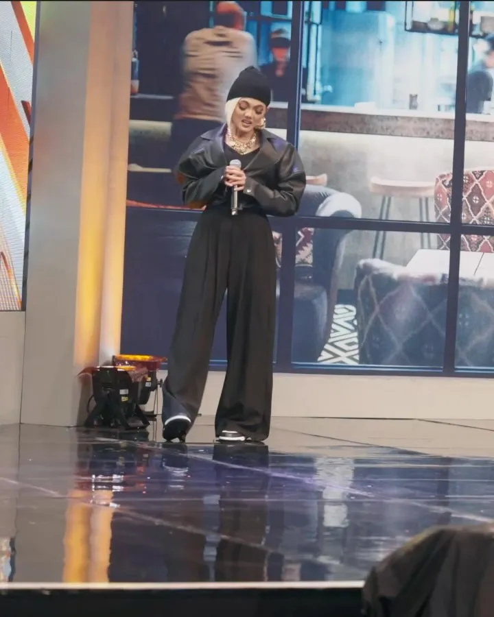 Gaya Nyanyinya Mirip Banget