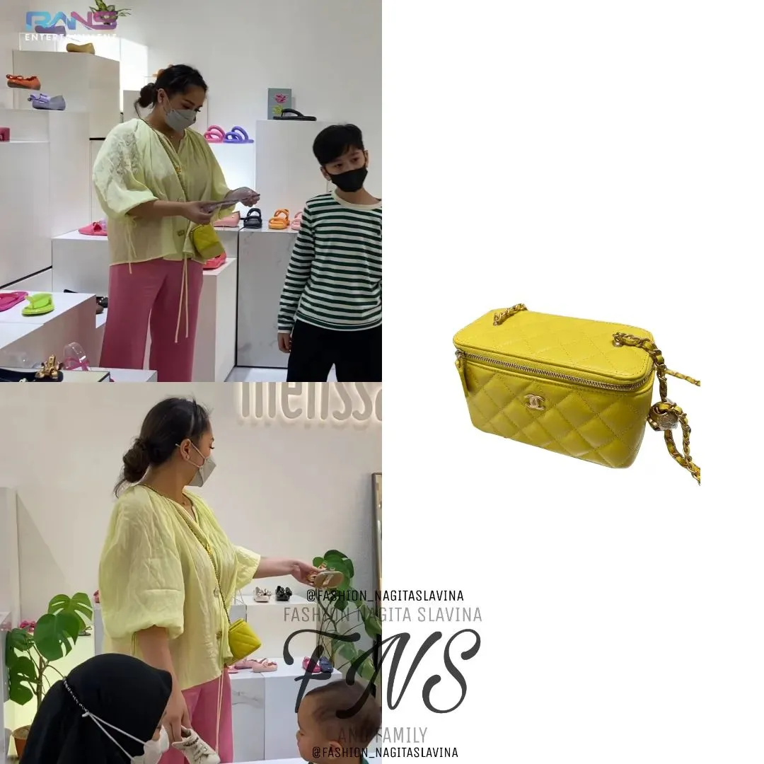 Nagita Slavina diketahui memiliki banyak koleksi tas mahal. Untuk tas warna kuning ini seharga Rp 50.200.000 dari brand Chanel.