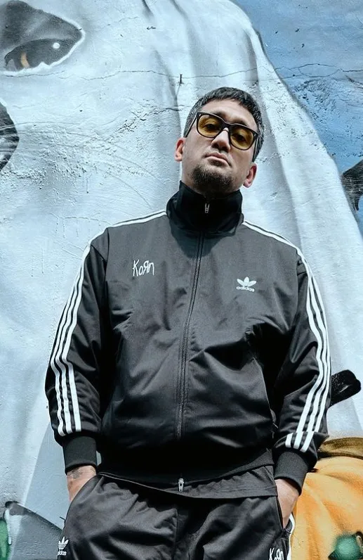 Tora Sudiro Bergaya Kece