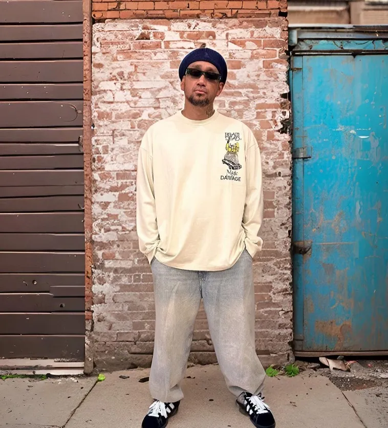 Tora Sudiro Dengan Outfit Anak Muda