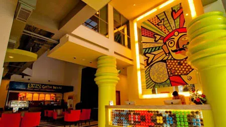 MaxOneHotels : Modern, Minimalis dan Dinamis