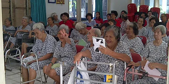 Peringati Hari Ibu, Curahkan Kasih Bareng @CeweQuat