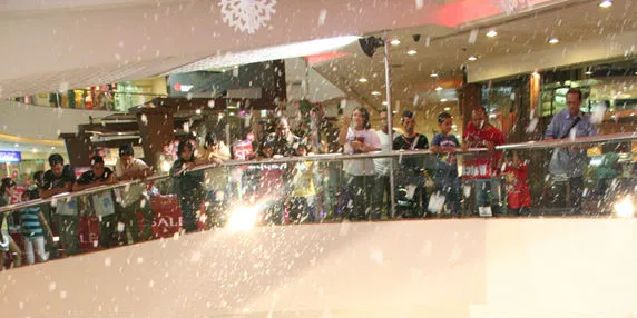 Snow in Russia hadir di Plaza Blok M!
