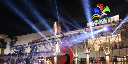 Lighting Blitz di Summarecon Mal Serpong Tutup Kemeriahan 2012