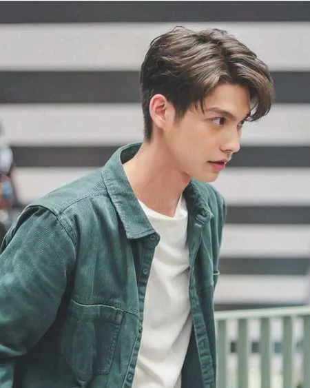 10 Fakta Aktor Ganteng Thailand Bright Vachirawit Pemeran Sarawat Di Drama Lgbt Populer 2gether The Series Kapanlagi Com