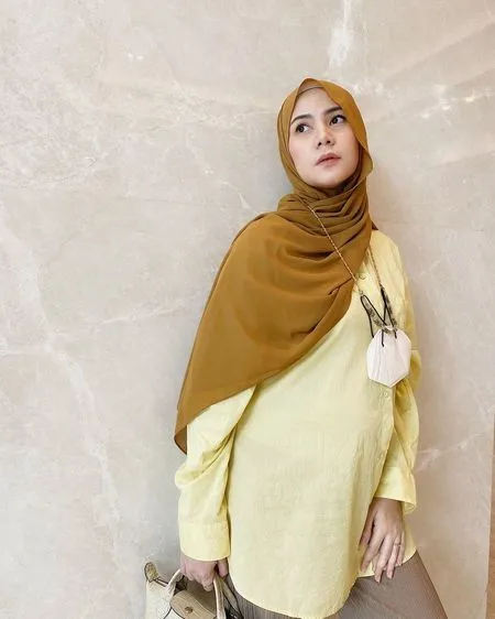 10 Foto Cynthia Ramlan dengan Baby Bump Anak Ketiga yang Jarang Tersorot, Bumil Cantik Bahagia