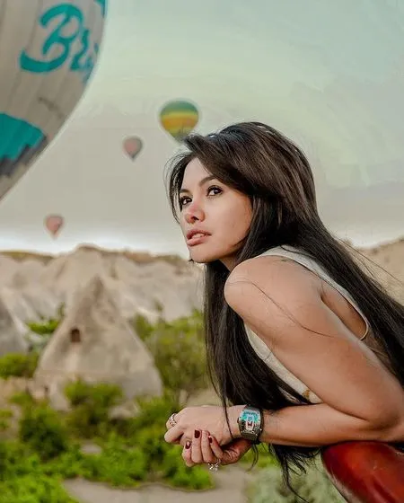 10 Foto Nikita Mirzani Tampil Makin Cantik Dan Glamor Dengan Extension Rambut Panjang Dibanjiri Pujian Dari Netizen Kapanlagi Com