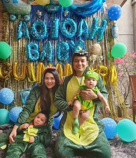 10 Foto Pesta Ultah Dan Aqiqah Anak Vicky Shu Meriah Dengan Dekorasi Bikinan Sendiri Kapanlagi Com Rumah kecil sederhana memiliki ruang terbatas untuk dekorasi. 10 foto pesta ultah dan aqiqah anak