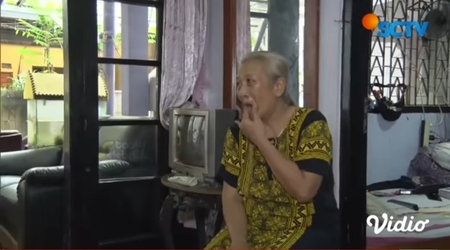10 Foto Rumah Sederhana Yati Surachman yang Ditinggali Bersama Ibu, Ikhlas Meski Tak Sekaya Artis Senior Lain