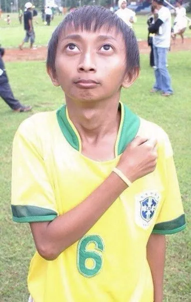 10 Foto Terbaru Pemeran Ceking Di Sinetron Ronaldowati Kini Jadi Dj Sukses Bergaya Swag Kapanlagi Com